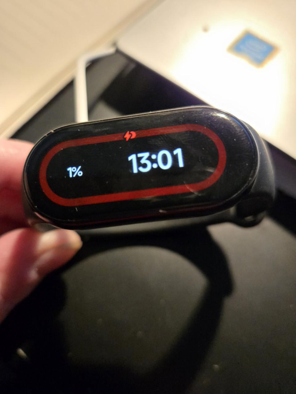 Xiaomi Smart Band (Mi Band 8). met 3 bandjes en oplaadkabel