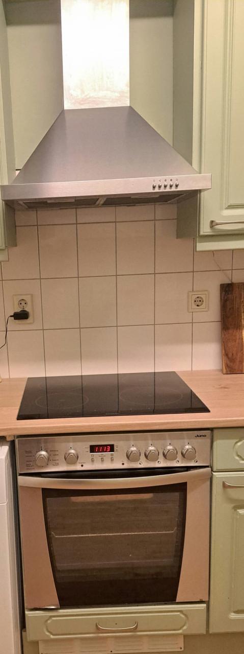 Oven met kookplaat en afzuigkap