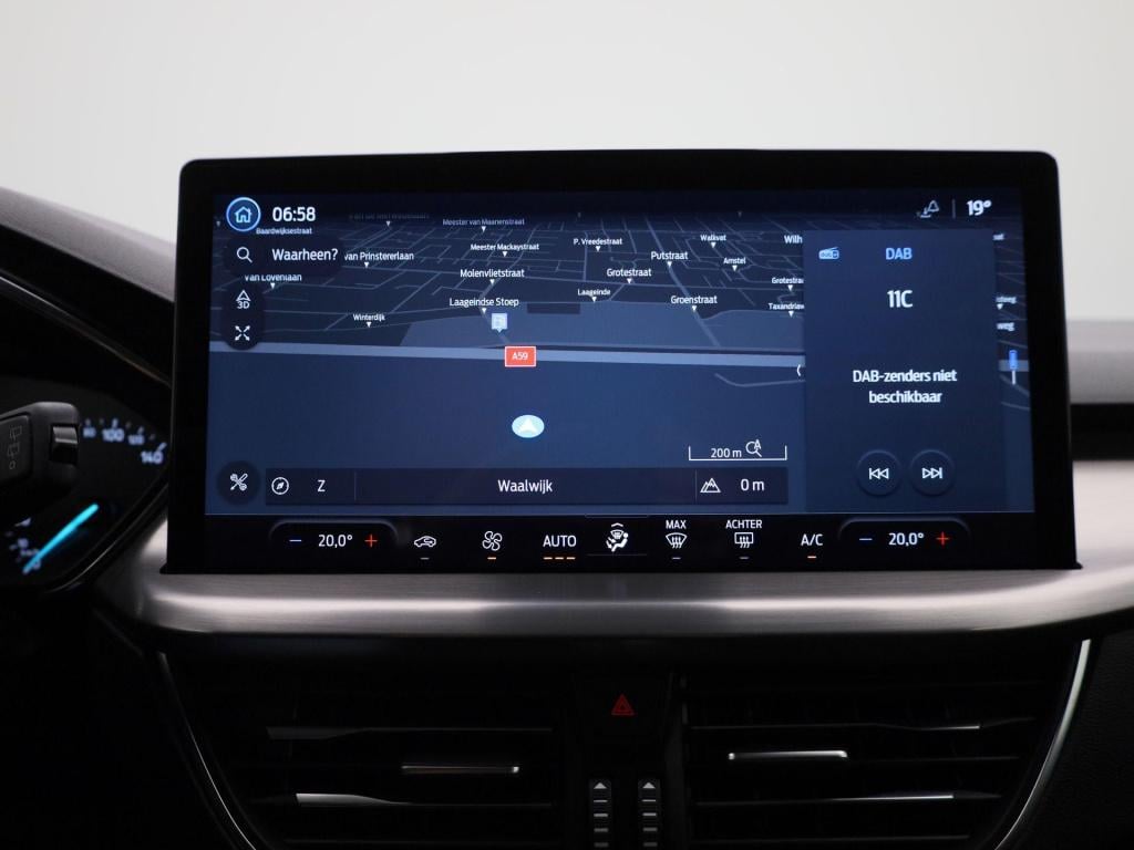 Ford Focus 1.0 ecoboost hybrid titanium | navigatie | groot scherm | apple 