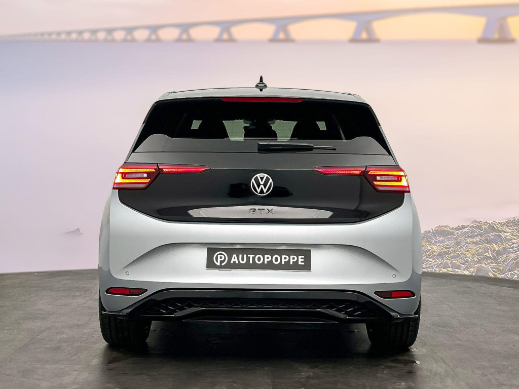 Volkswagen Id.3 gtx performance 79 kwh accu, 240 kw / 326 pk hatch