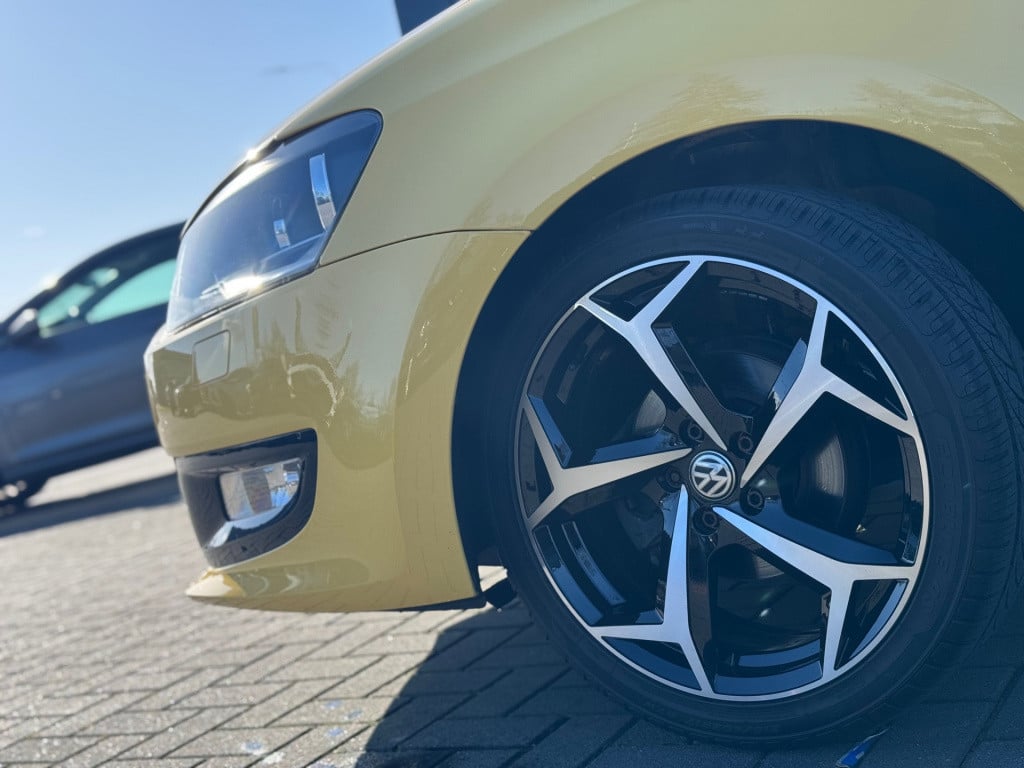 Volkswagen Polo 1.4-16v r-line * carplay * pdc * airco