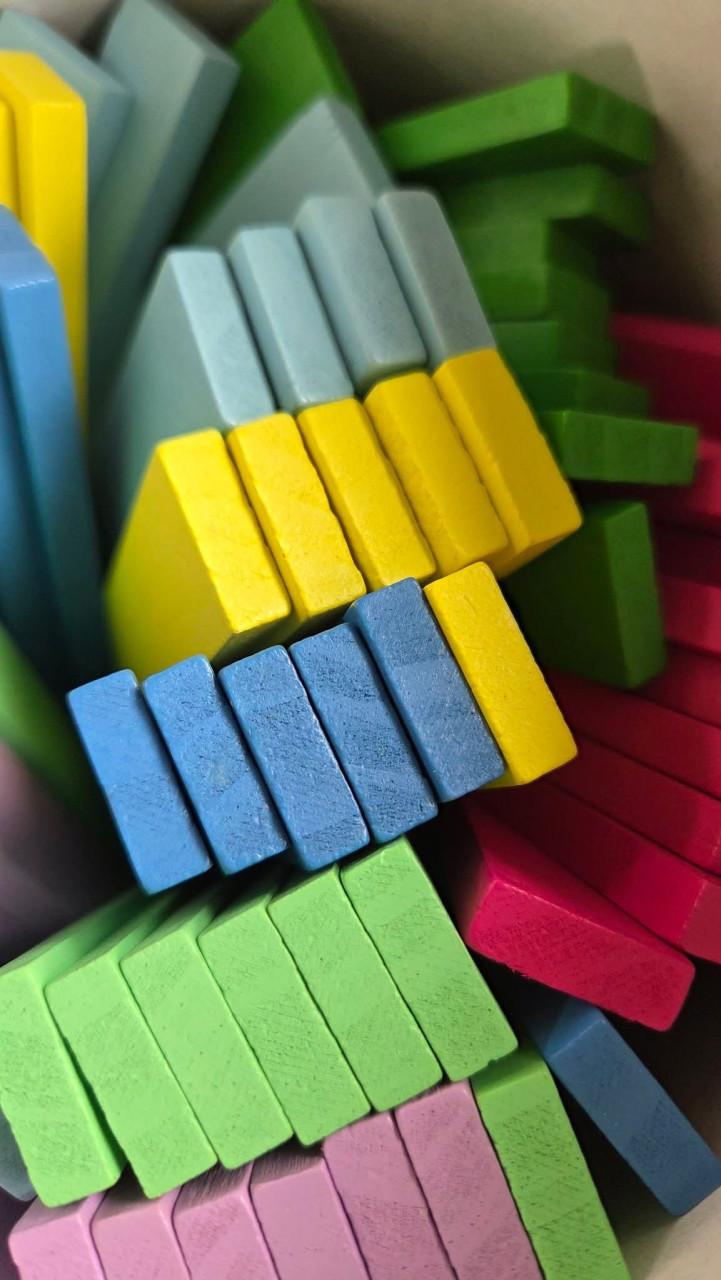 🎈Box met 200 platte bouwblokken van de Hema