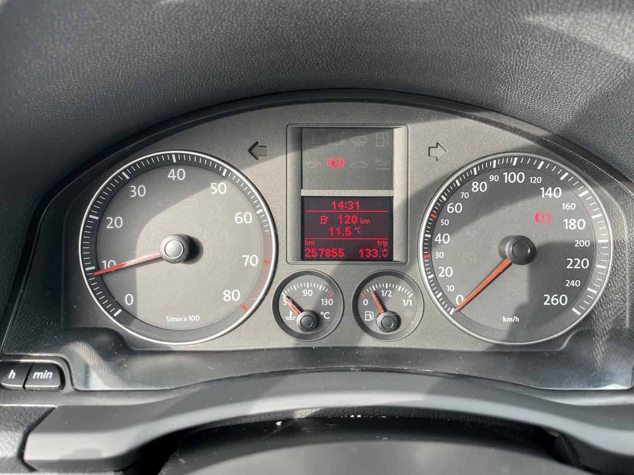 Volkswagen Golf 1.6 FSI trendline