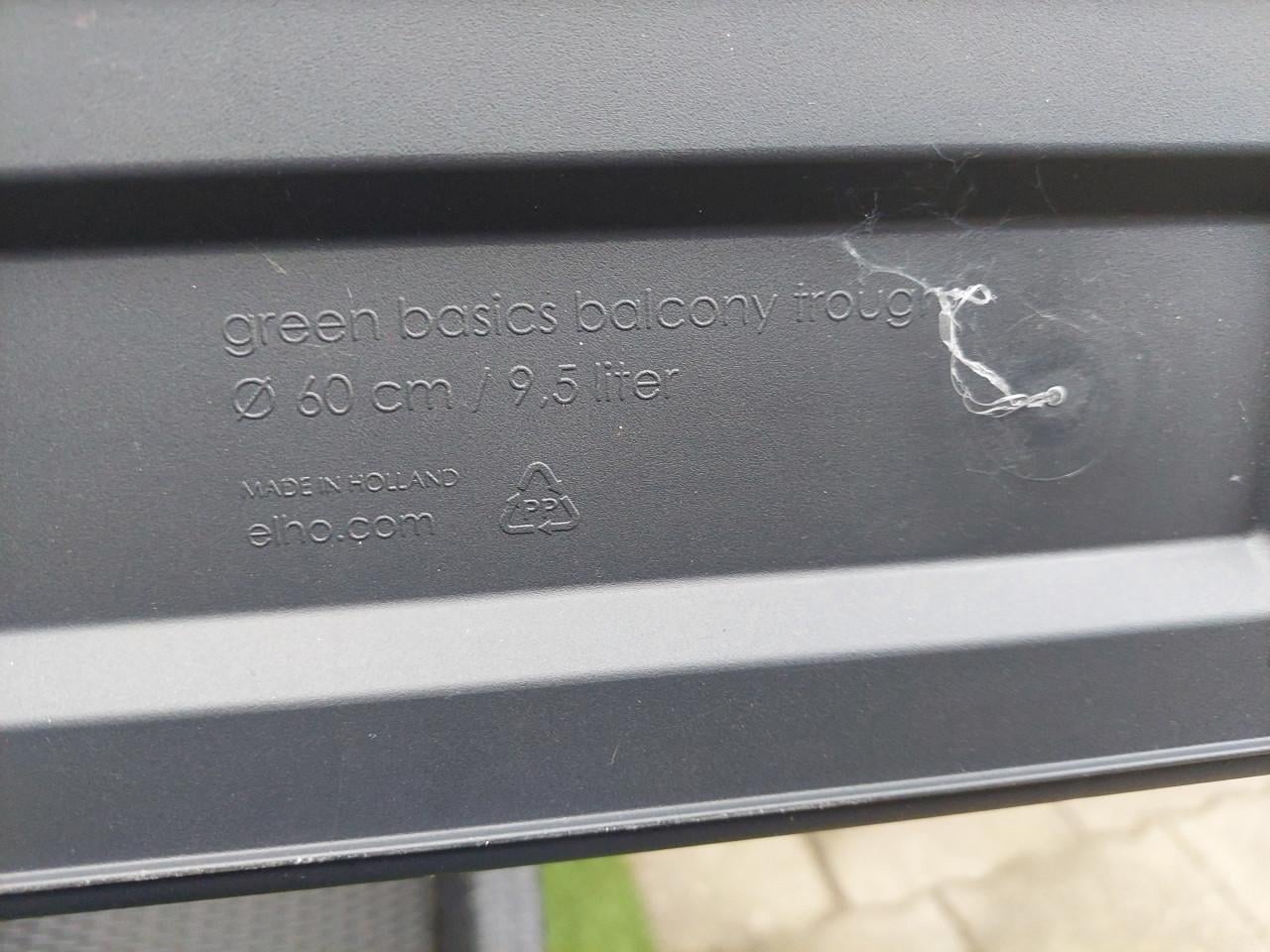 2 NIEUWE kunststof bloembakken