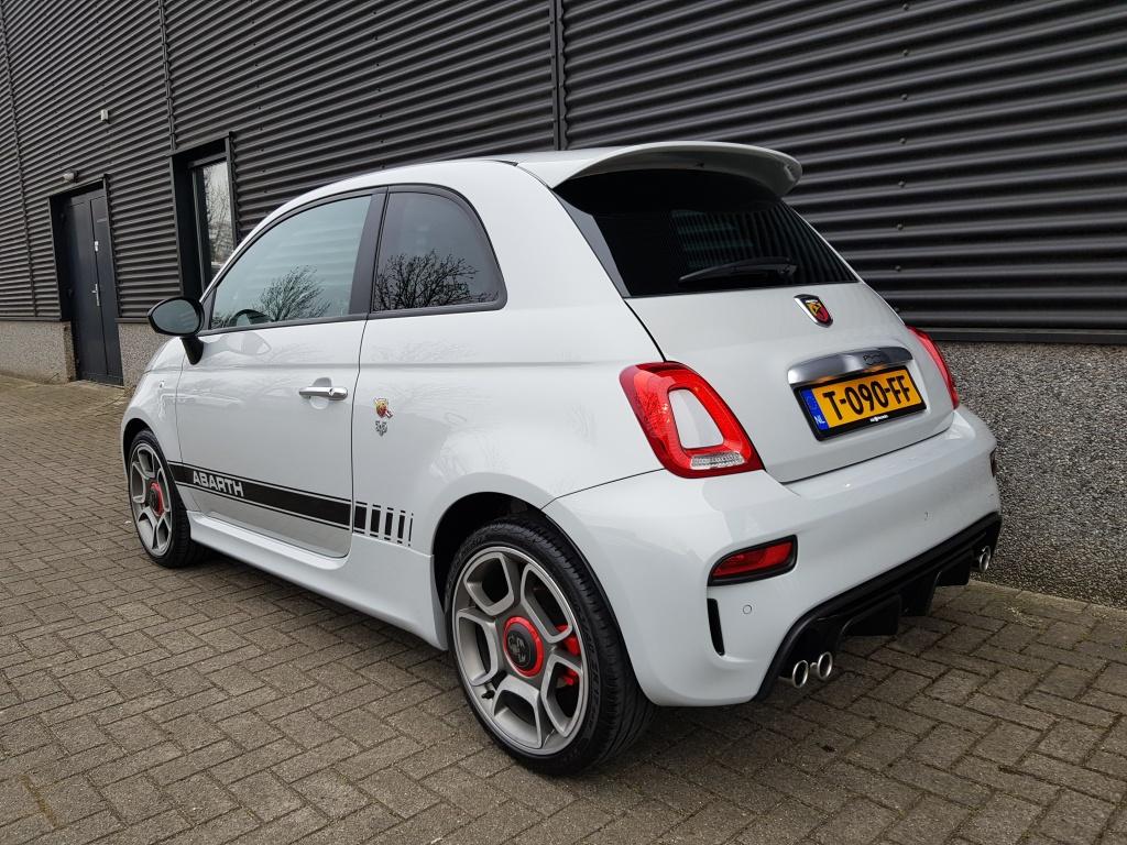 Abarth 500 1.4 t-jet abarth 595 - 145 pk