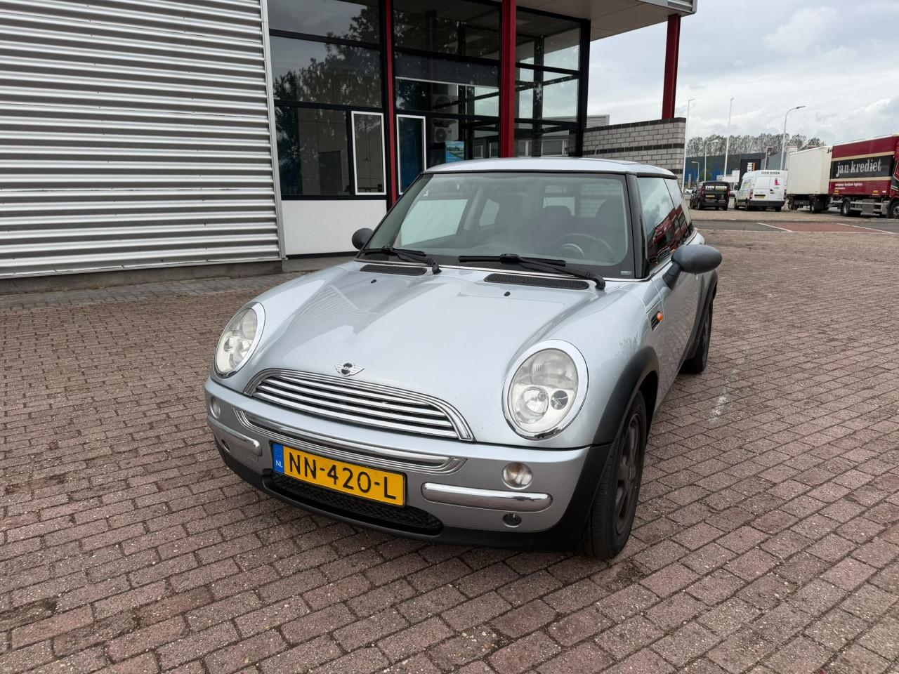 Mini one bj 2004  1500 euro