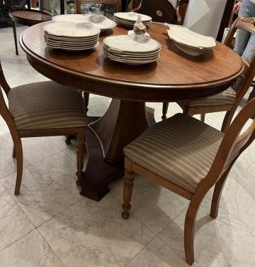 Antieke eettafel met 4 stoelen