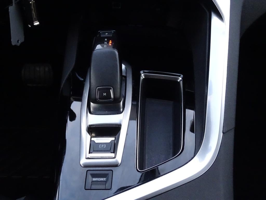 Peugeot 3008 1.2 puretech blue lease executive automaat | camera | apple ca