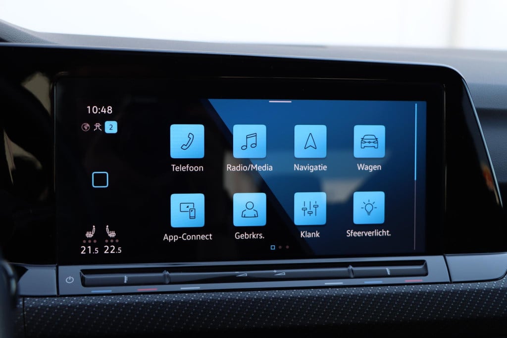 Volkswagen Golf 1.5 etsi r-line 150pk dsg7