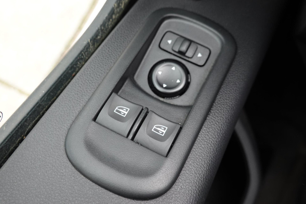 Renault Master t33 2.3 dci 135 l2h2 met laadklep