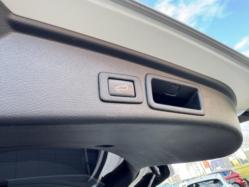 Subaru Forester 2.0 premium | trekhaak afneembaar | panoramadak | navigatie