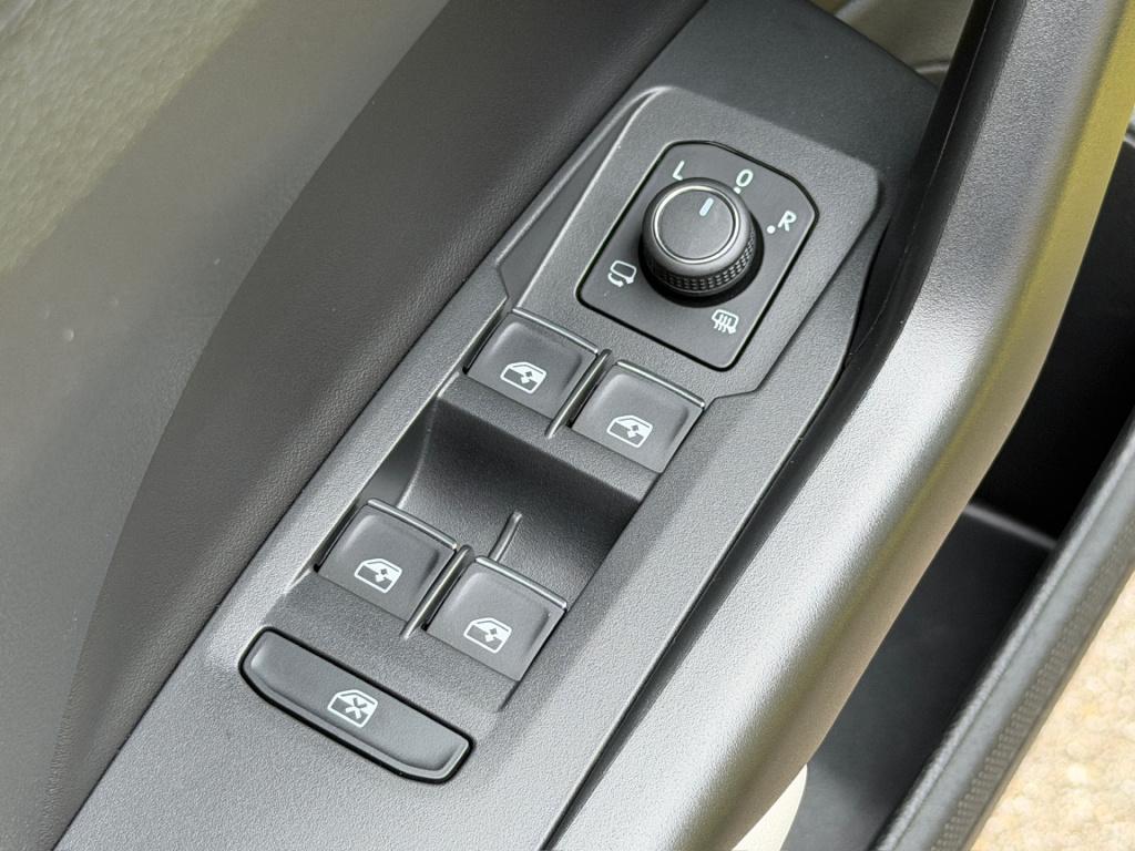 Volkswagen T-cross 1.5 tsi 150pk dsg style | trekhaak | led gril | camera |