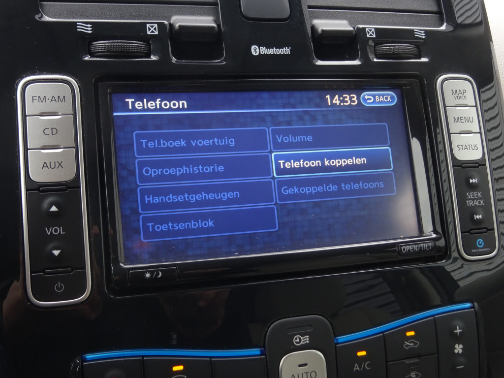Nissan Leaf base 24 kwh climate / cruise / navi / camera / nap