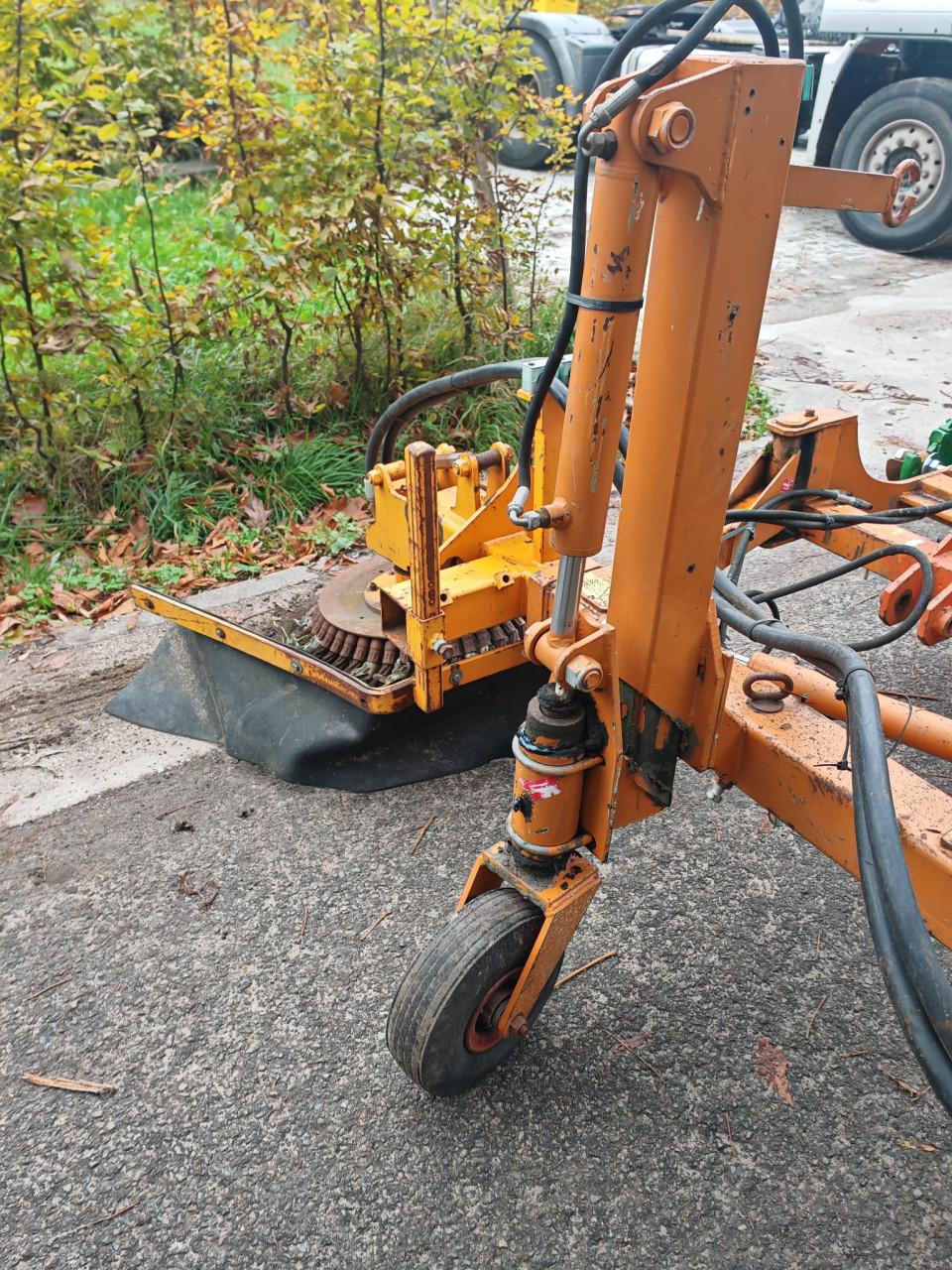 Vandaele onkruidborstel okb tractor wiellader unimog