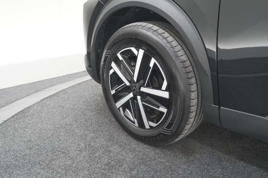 Peugeot E-2008 ev active 50 kwh | parkeersensoren | apple carplay | climate