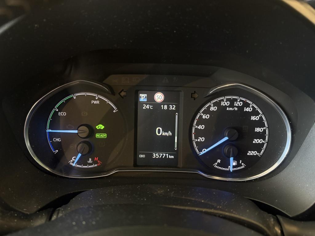 Toyota Yaris 1.5 hybrid bi-tone
