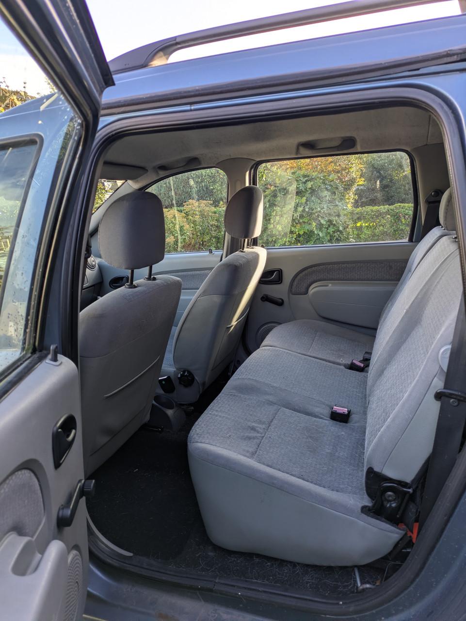 Dacia Logan MCV 1.6 uit 2008 met APK tot okt 2027