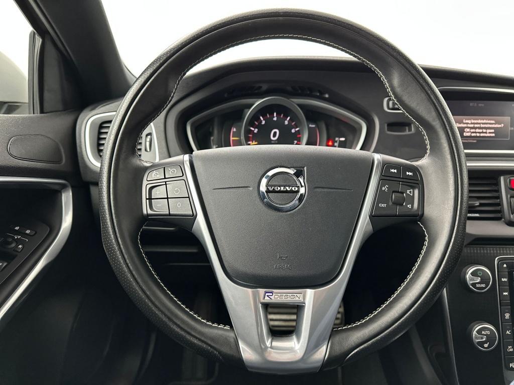 Volvo V40 t3 153pk aut6 polar+ sport| panodak| camera| h&k sound| trekhaak