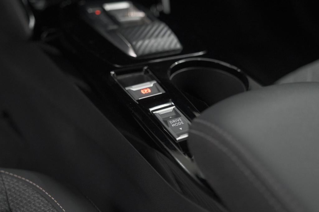 Peugeot 208 1.2 hybrid 110 e-dcs6 allure | apple carplay | parkeersensoren 