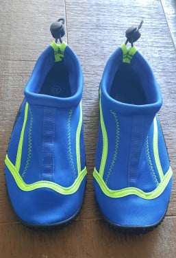 Waterschoenen maat 33