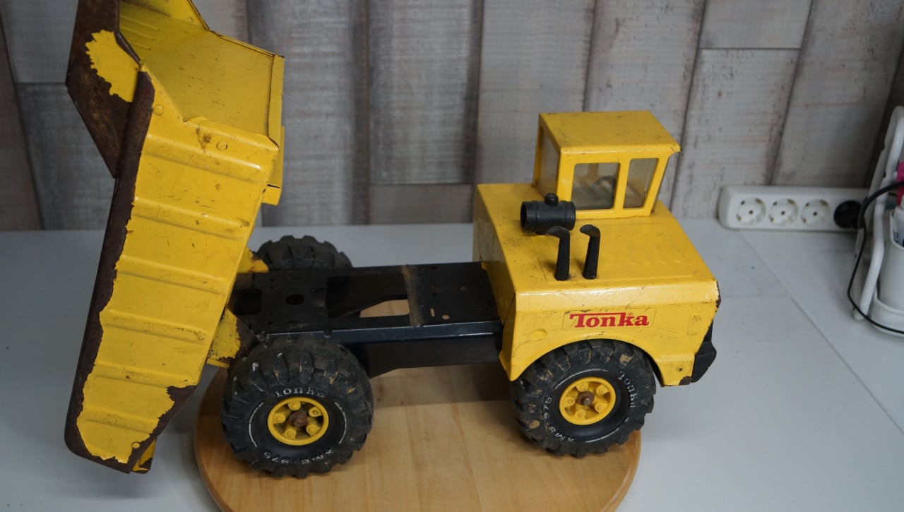 Tonka Mighty Dump truck