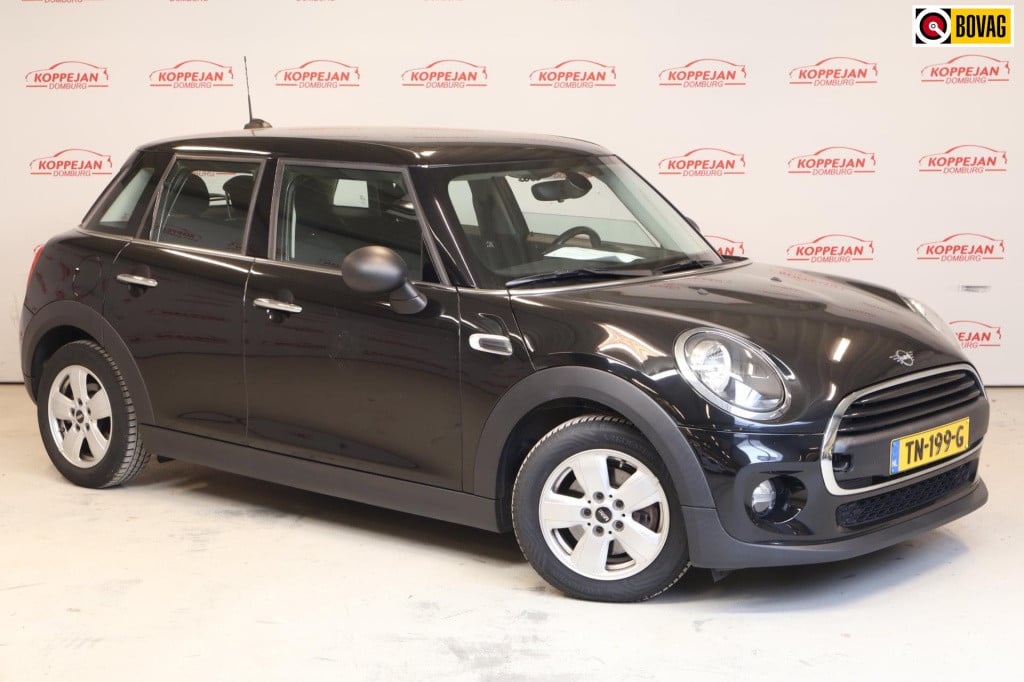 Mini One mini 1.5 first salt nl auto,btw, carplay, all season, cruise,