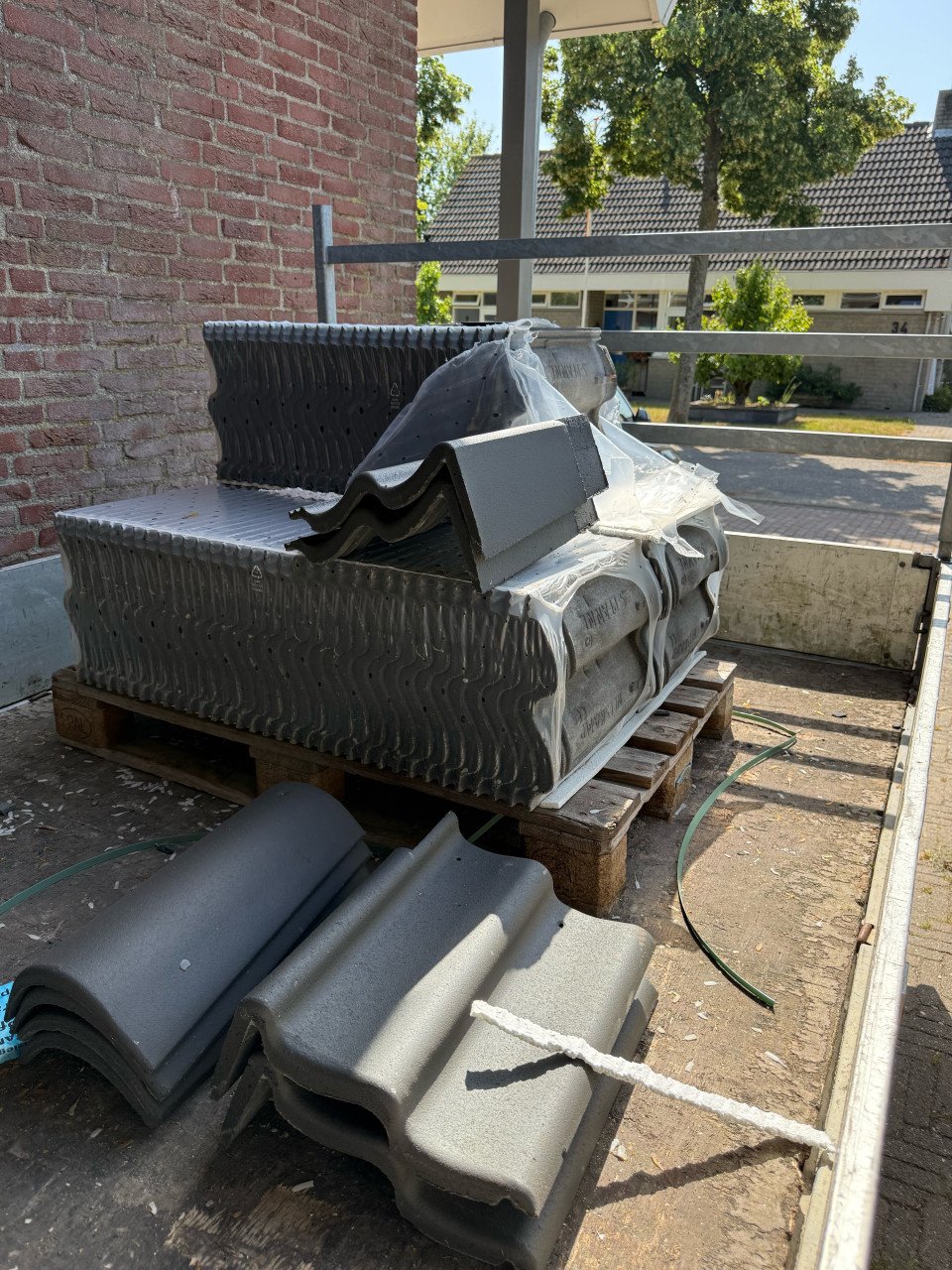 Dakpannen kleur graniet