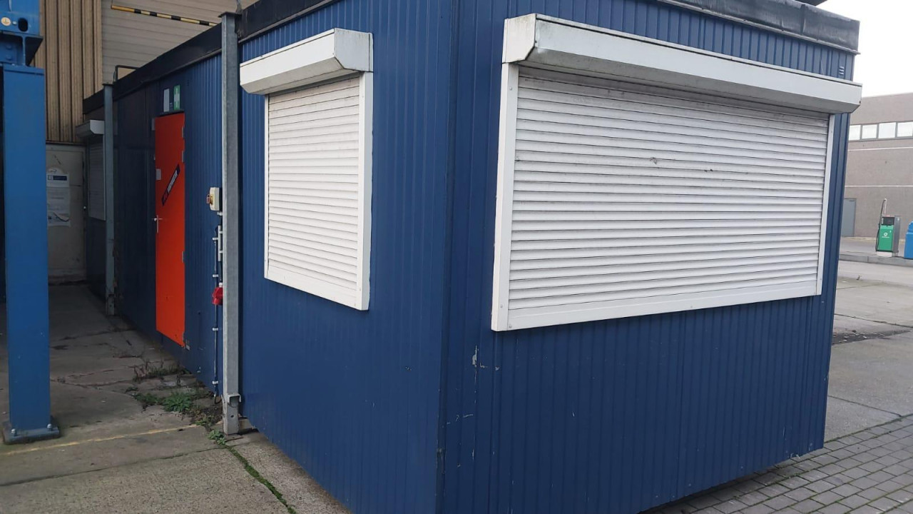 Kantoorunit/bouwkeet/woonunit/schaftkeet/container 10x3m