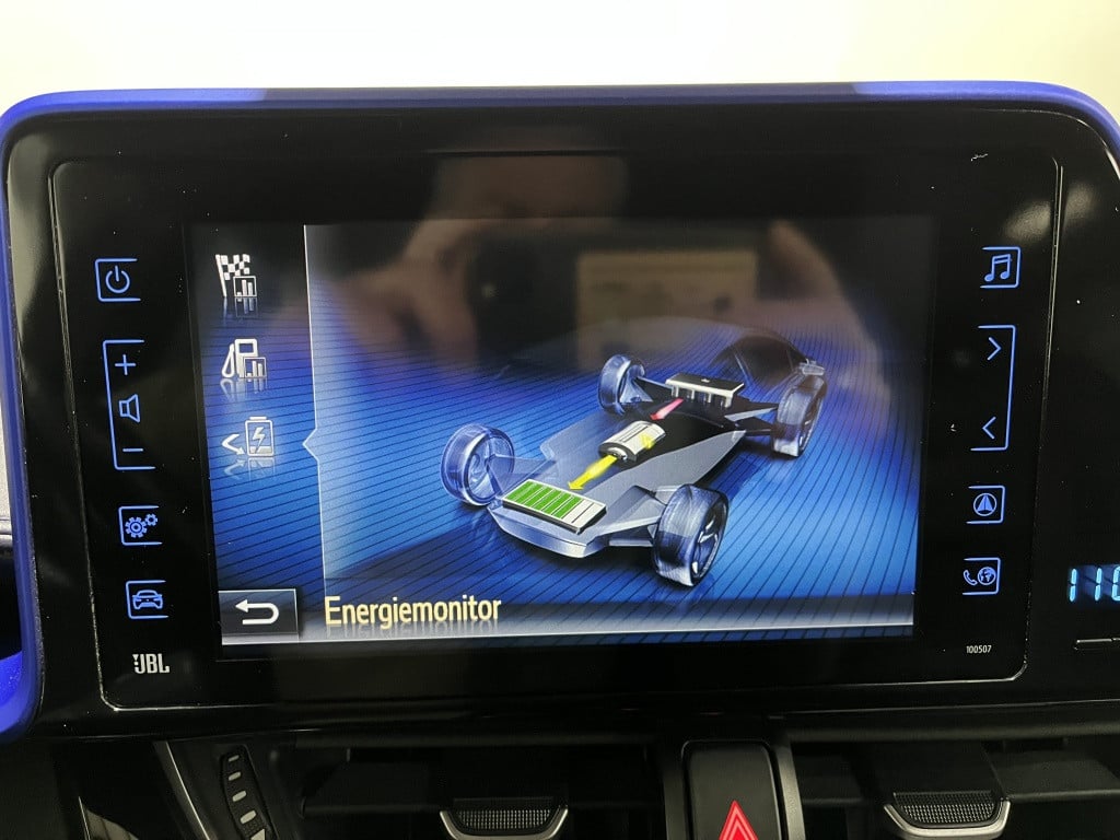 Toyota C-hr 1.8 hybrid bi-tone plus | leer | camera | trekhaak |