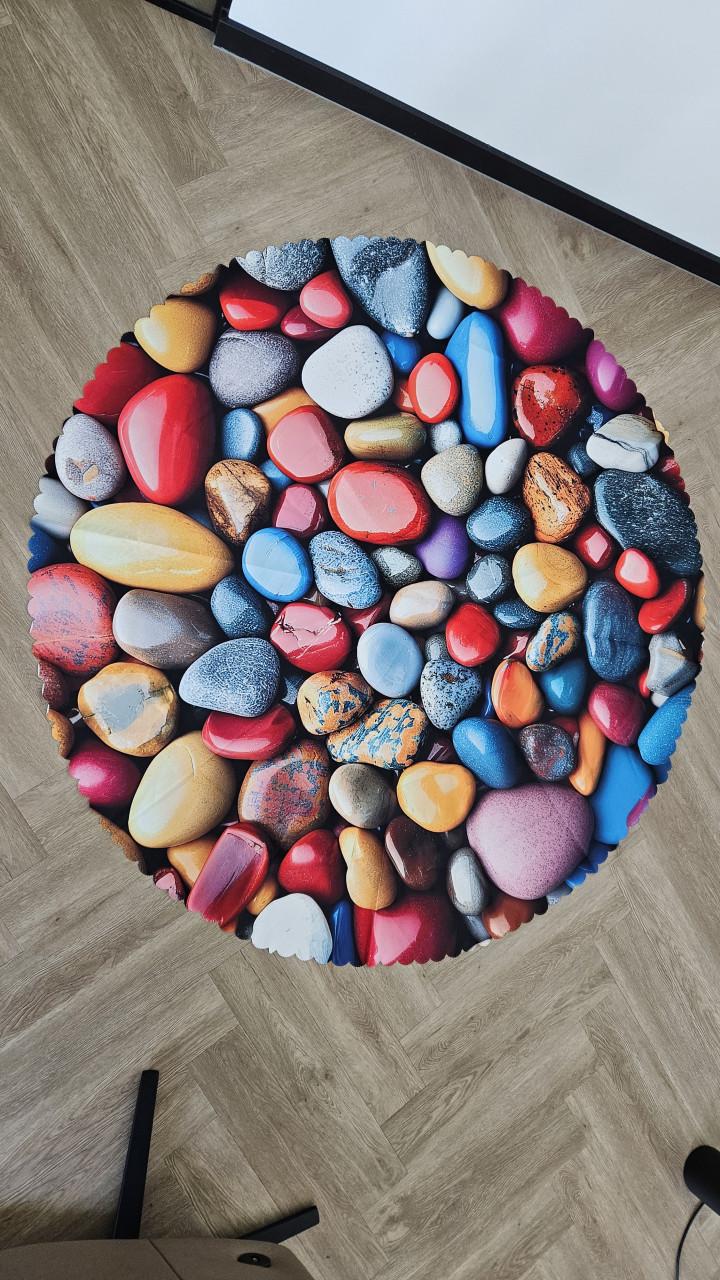 Tafelkleden ( 6 stuks verschillend ), diameter 150 cm + tafelklemmen metaal