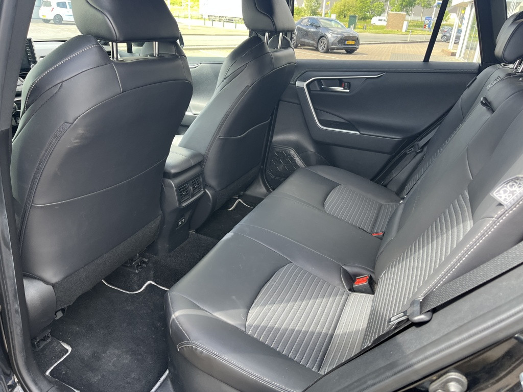 Toyota Rav4 | net binnen | 2.5 hybrid awd black edition.