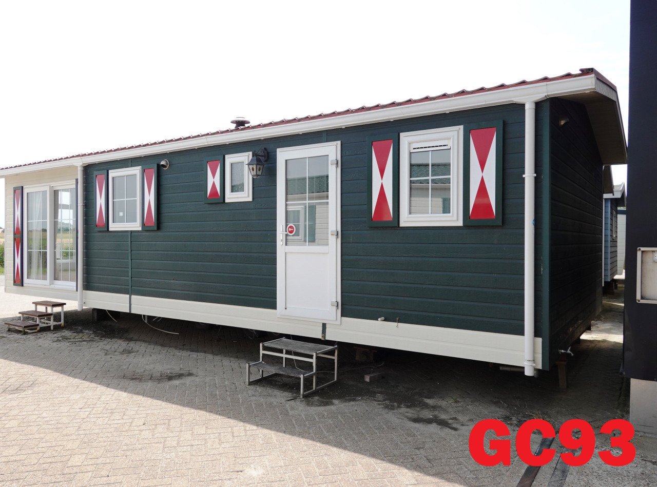 Keurig MAAT chalet met dubbel glas, CV en 2 slaapkamers te koop