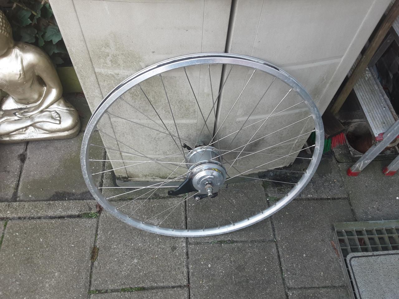28 inch nexus achterwiel, 8 speed, rollerbrake rem
