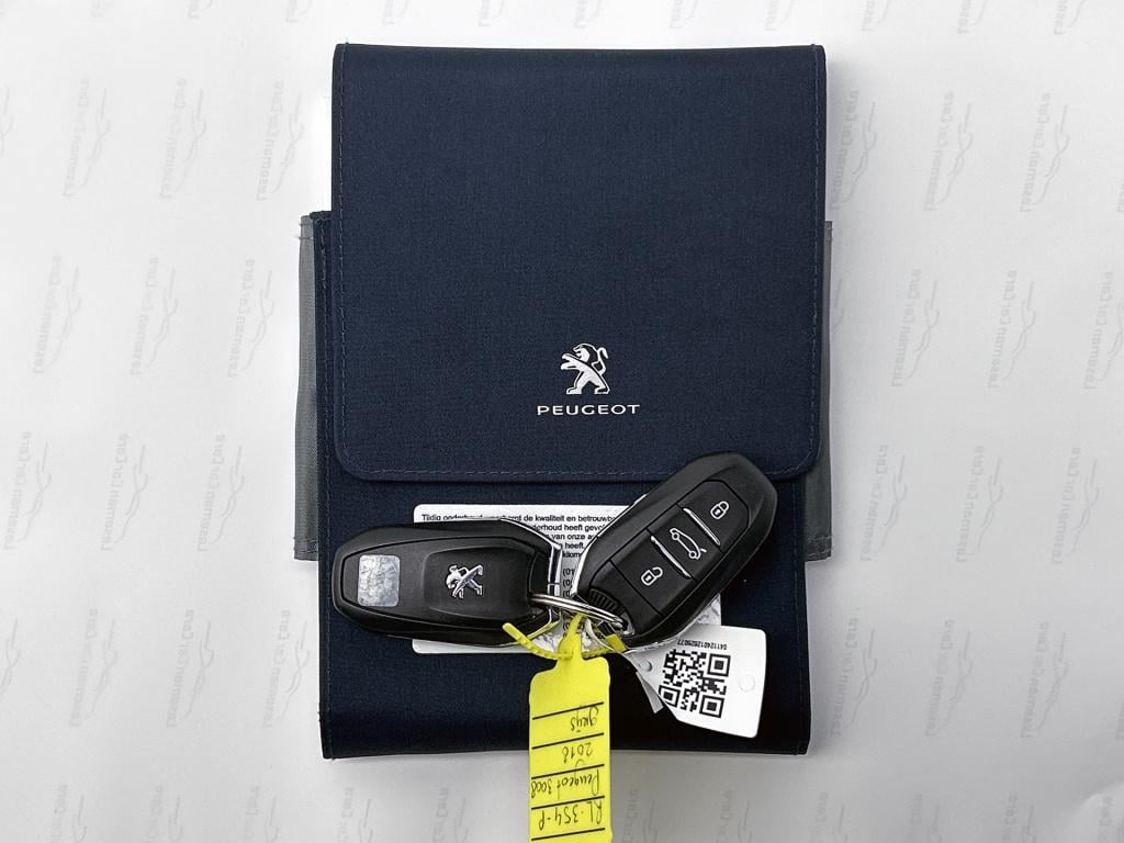 Peugeot 3008 130 pk allure | rijklaar | trekhaak | elektrische achterklep |