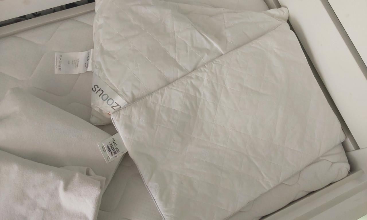 Compleet peuterbed met lade, matras, kussen, dekbed, hoeslakens,beschermers