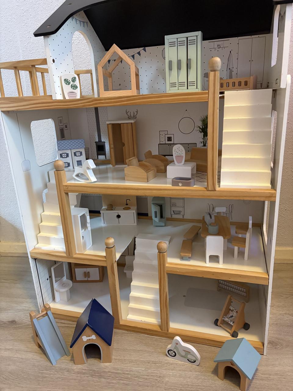 Poppenhuis van Petit Amelie incl. Meubels