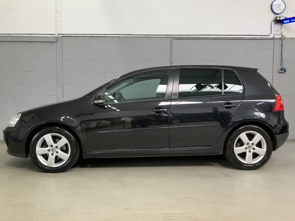 Volkswagen Golf 1.6 FSI Trendline