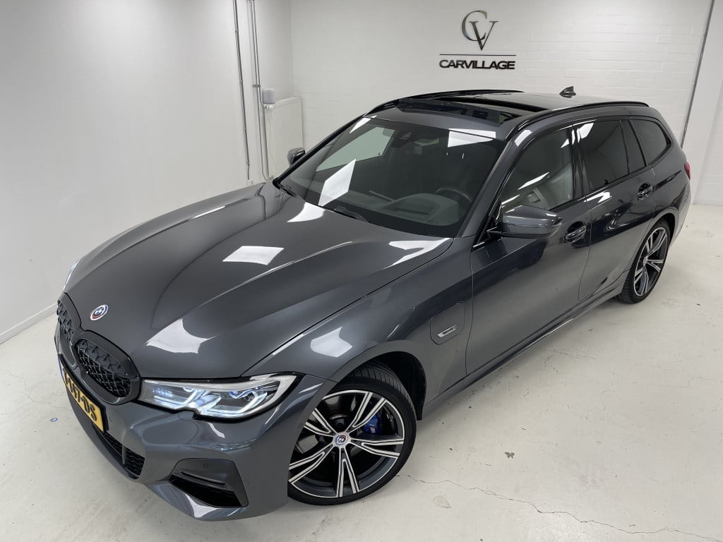BMW 3-serie touring 330e xdrive m-sport | adaptief cc | panoramadak | trekh