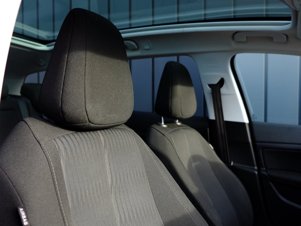 Peugeot 308 1.2 puretech 110pk blue lease | cruise control | airco | naviga
