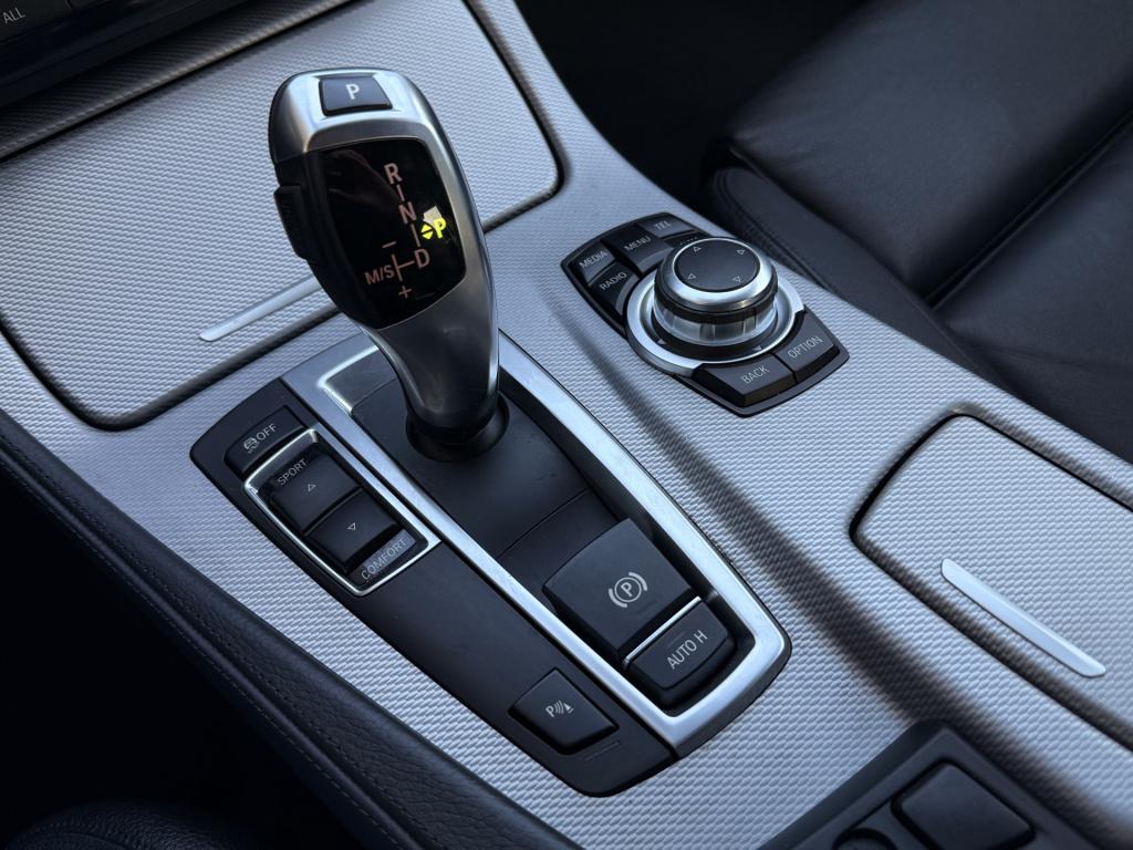 BMW 5 Serie 528i m pakket | head-up | cruise | stoelverwarming | navi | led