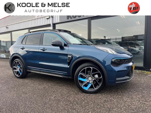 Lynk & Co 01 1.5 261pk phev , 360gr camera , pano dak , stuur en stoel verw