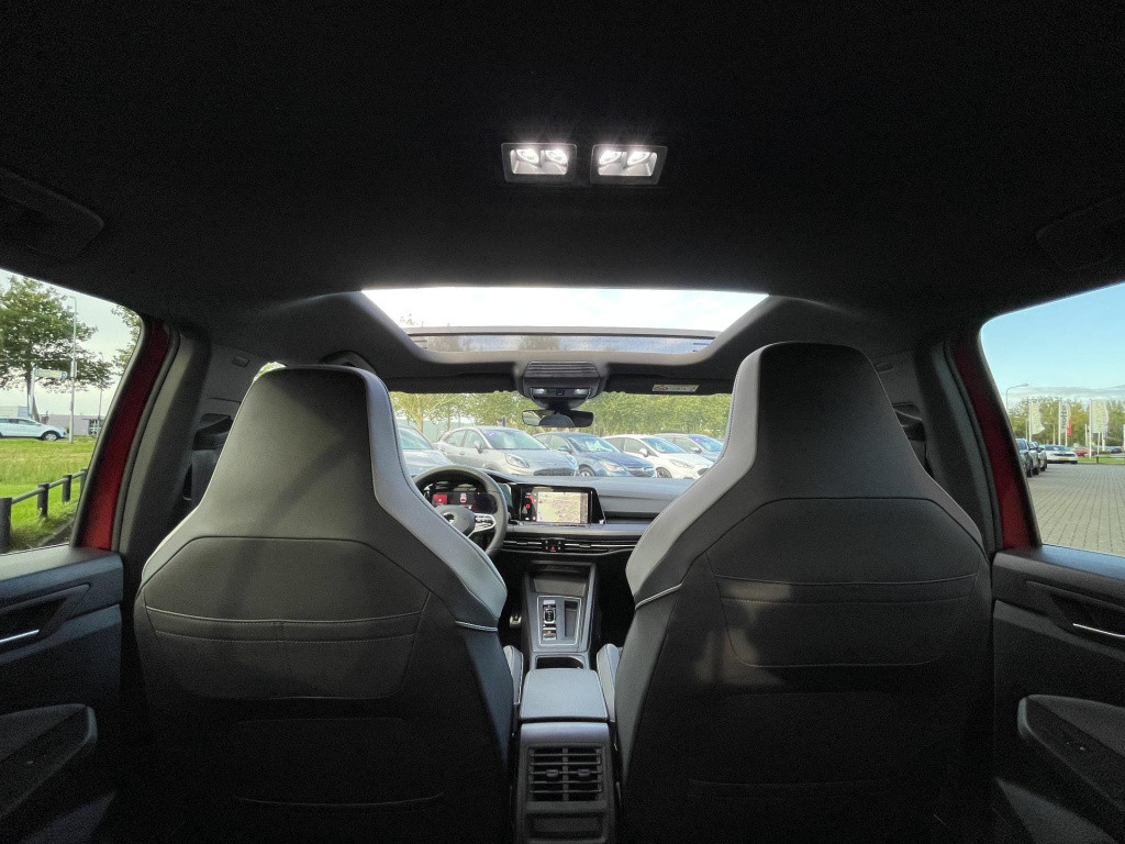 Volkswagen Golf 1.5 etsi r-line | panoramadak | harman/kardon | sportstoele