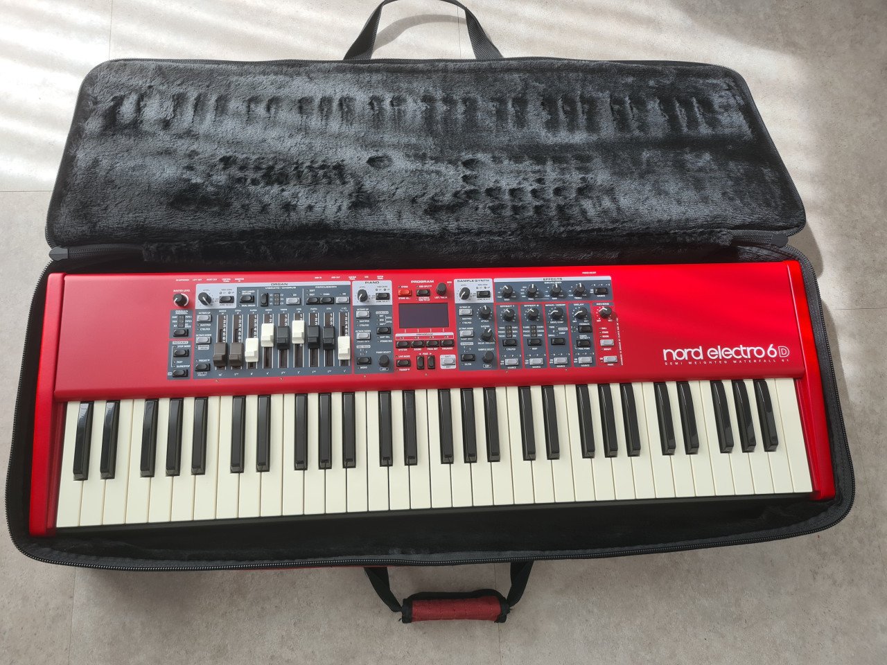 Nord Electro 6d 61 toetsen