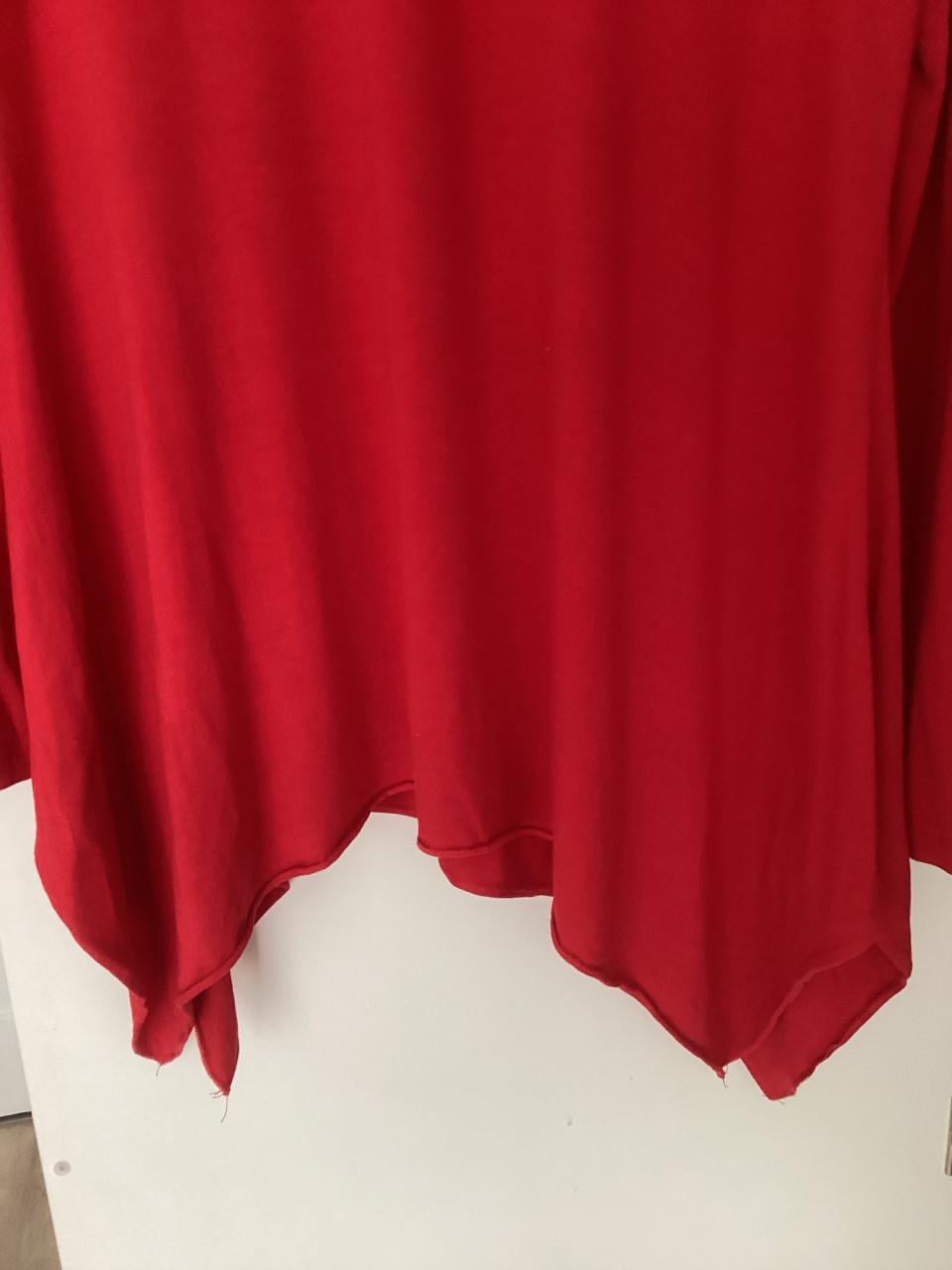 Mooi rood shirt maat 42 nog heel netjes