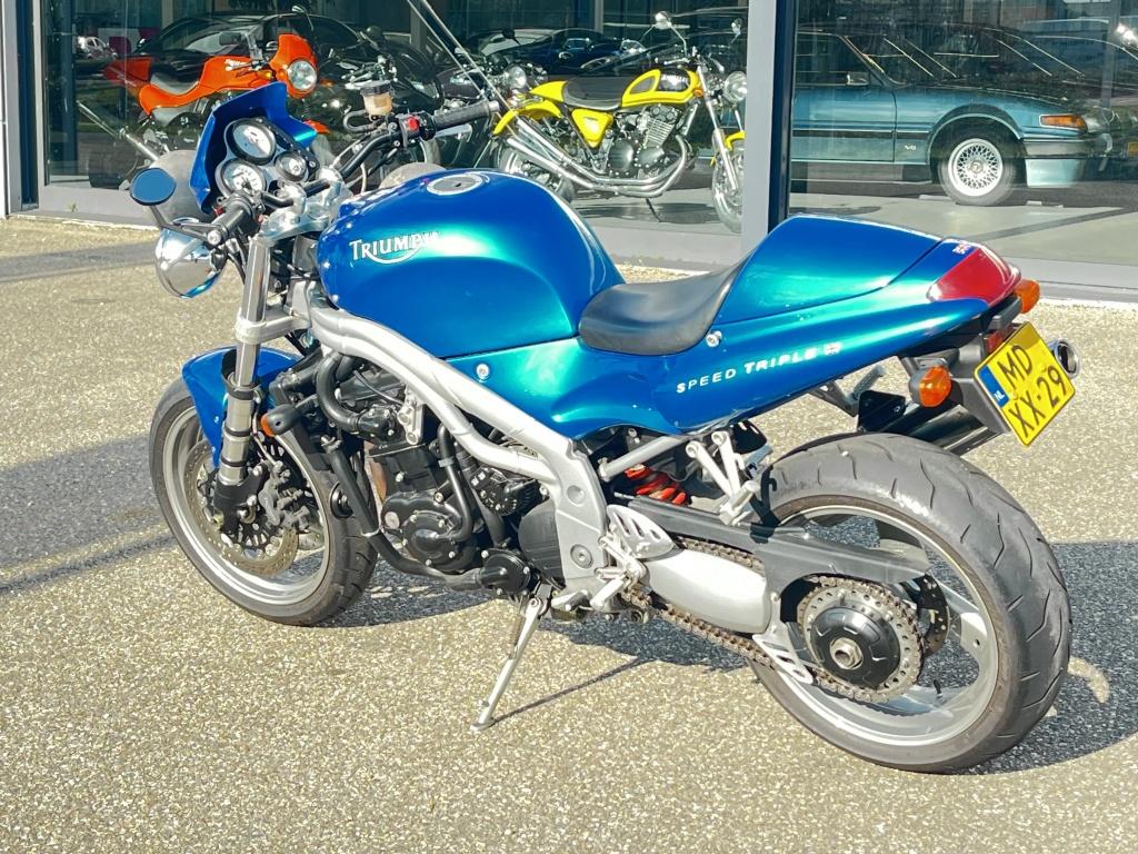 Triumph Speed Triple naked t509