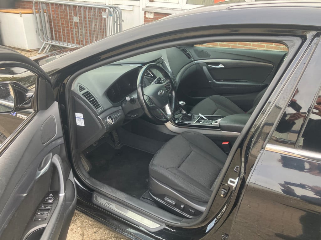 Hyundai I40 wagon 1.6 gdi blue i-vision nav-camera