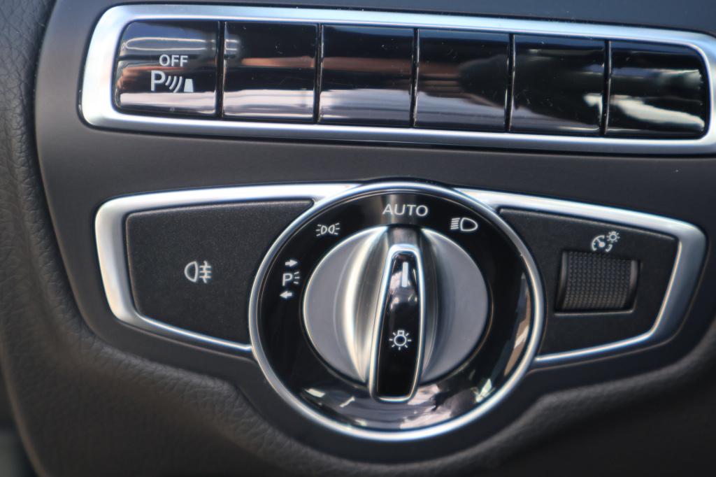 Mercedes-Benz C-Klasse 180 ambition l amg l panoromadak l luchtvering airma