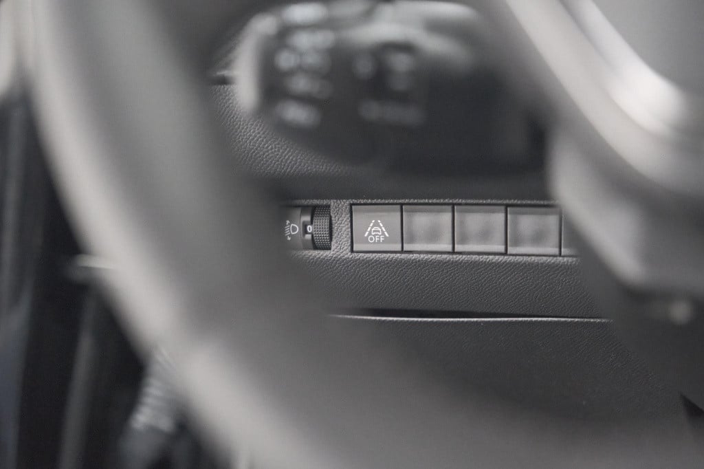 Peugeot 208 puretech 100 allure pack | camera | apple carplay | stoelverwar