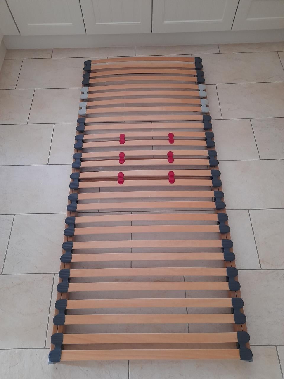 Stevige lattenbodem 90 x 200 (in goede staat )
