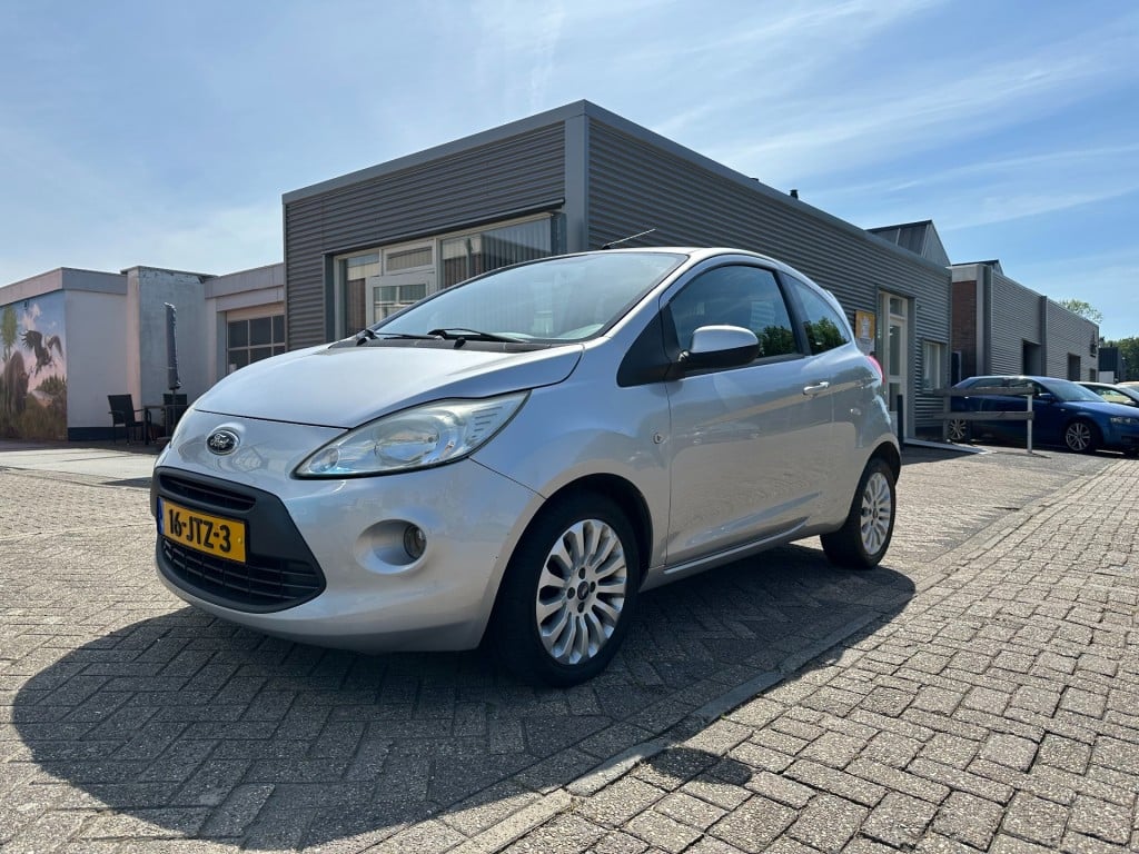 Ford KA 1.2 titanium airco lm velgen lage km stand org. nl